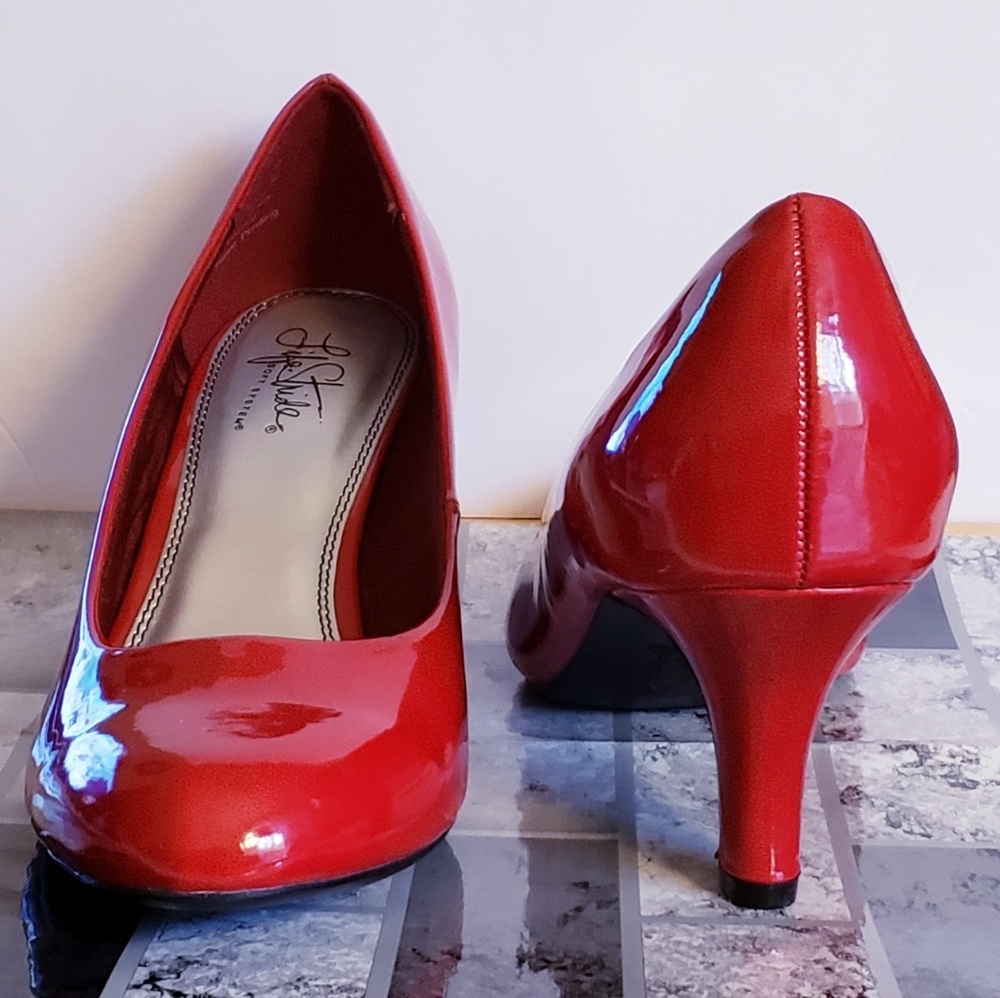 LIFE STRIDE Pretty Women's High Heel Pumps